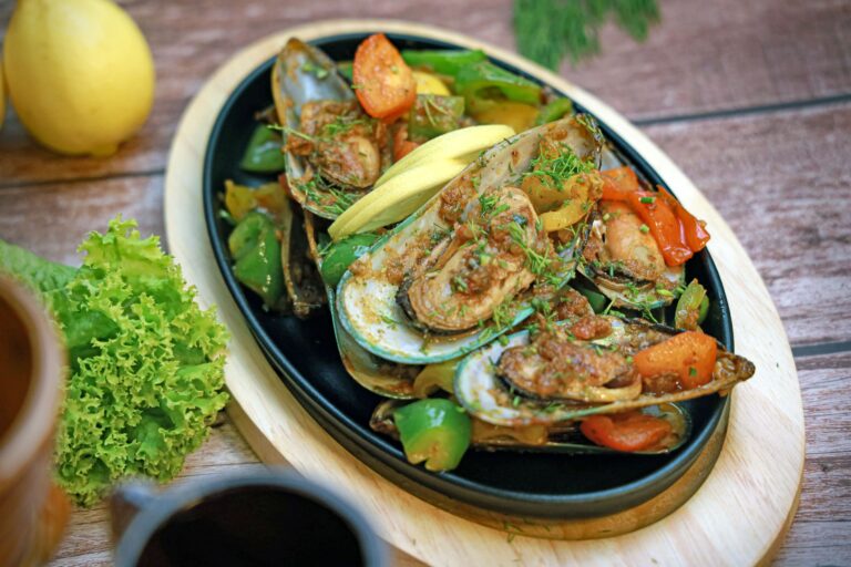Seafood Boils — Crackin Crab